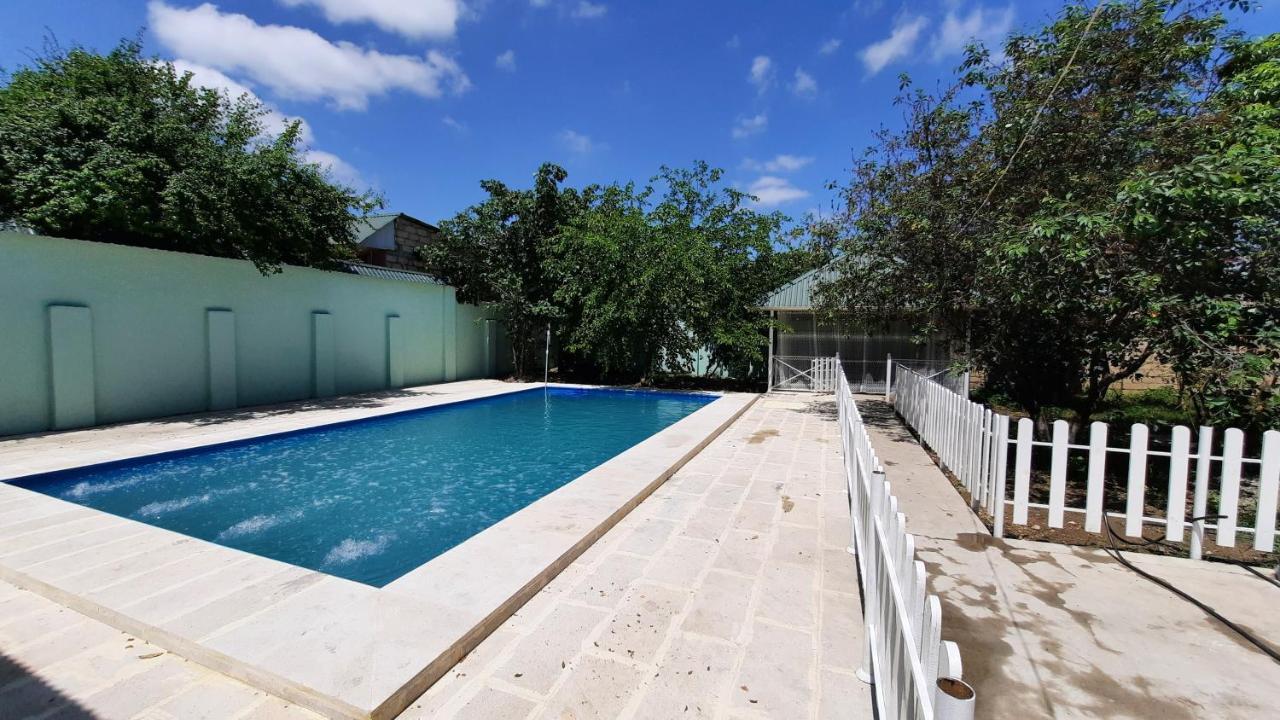 Family Holiday Home. クサール エクステリア 写真